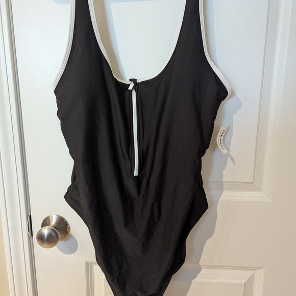 Old Navy Other - Old Navy Black and White Women's One Piece Swimsuit